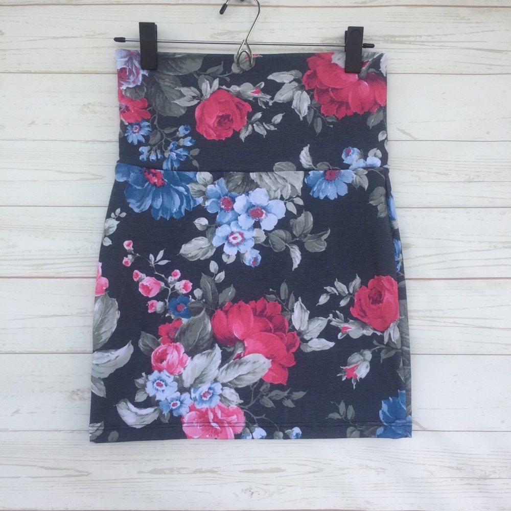 NWOT Floral High Waisted Bodycon Skirt